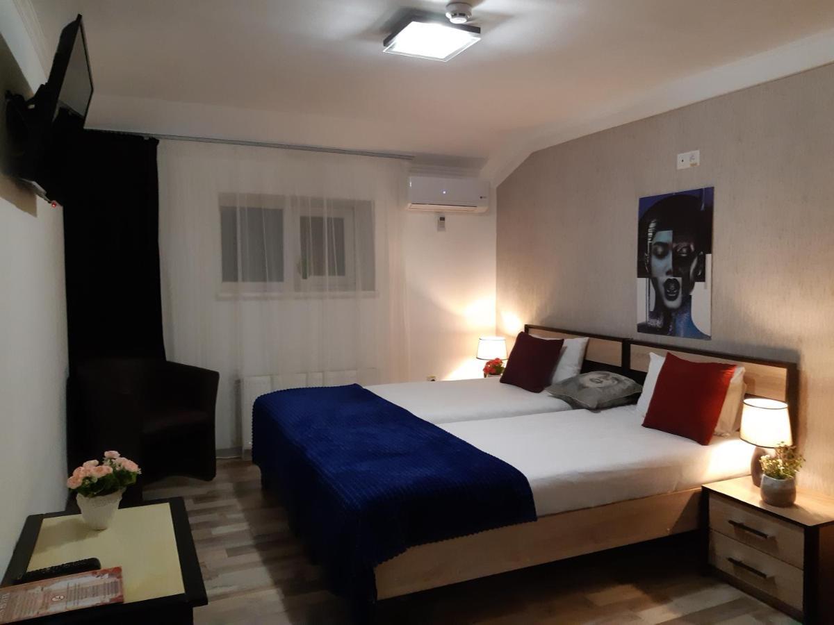 Venus Hotel Odesa Exterior photo